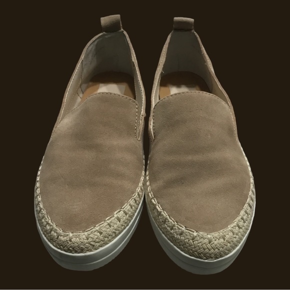 DOLCE VITA Reina. Tan Slip on Sneakers. Suede Size 9 - Picture 3 of 10